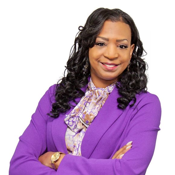 Meet your Posher, Nicole - Picture 1 of 1